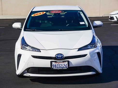 Certified 2022 Toyota Prius LE image 2