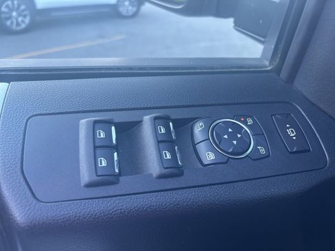 Used 2020 Ford F250 Lariat w/ Chrome Package image 27