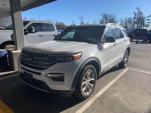 Used 2024 Ford Explorer Limited image 9