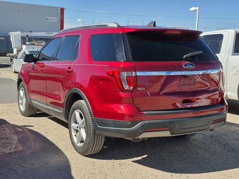Used 2019 Ford Explorer XLT image 7