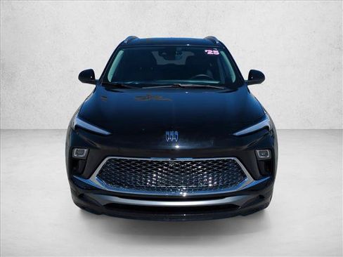 Used 2025 Buick Encore GX Avenir w/ Avenir Technology Package FWD image 2
