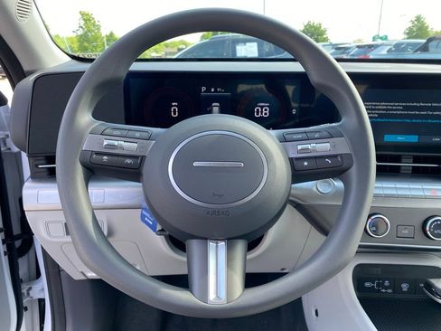 New 2026 Hyundai Kona SE FWD image 13