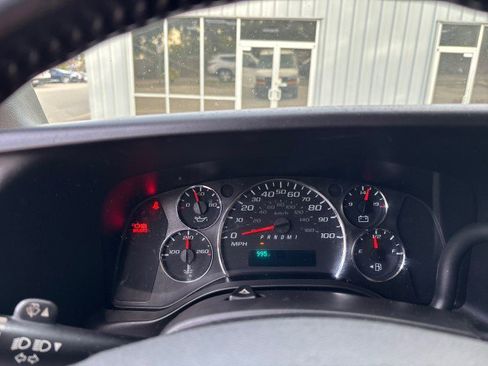 Used 2019 Chevrolet Express 2500 w/ Driver Convenience Package image 15