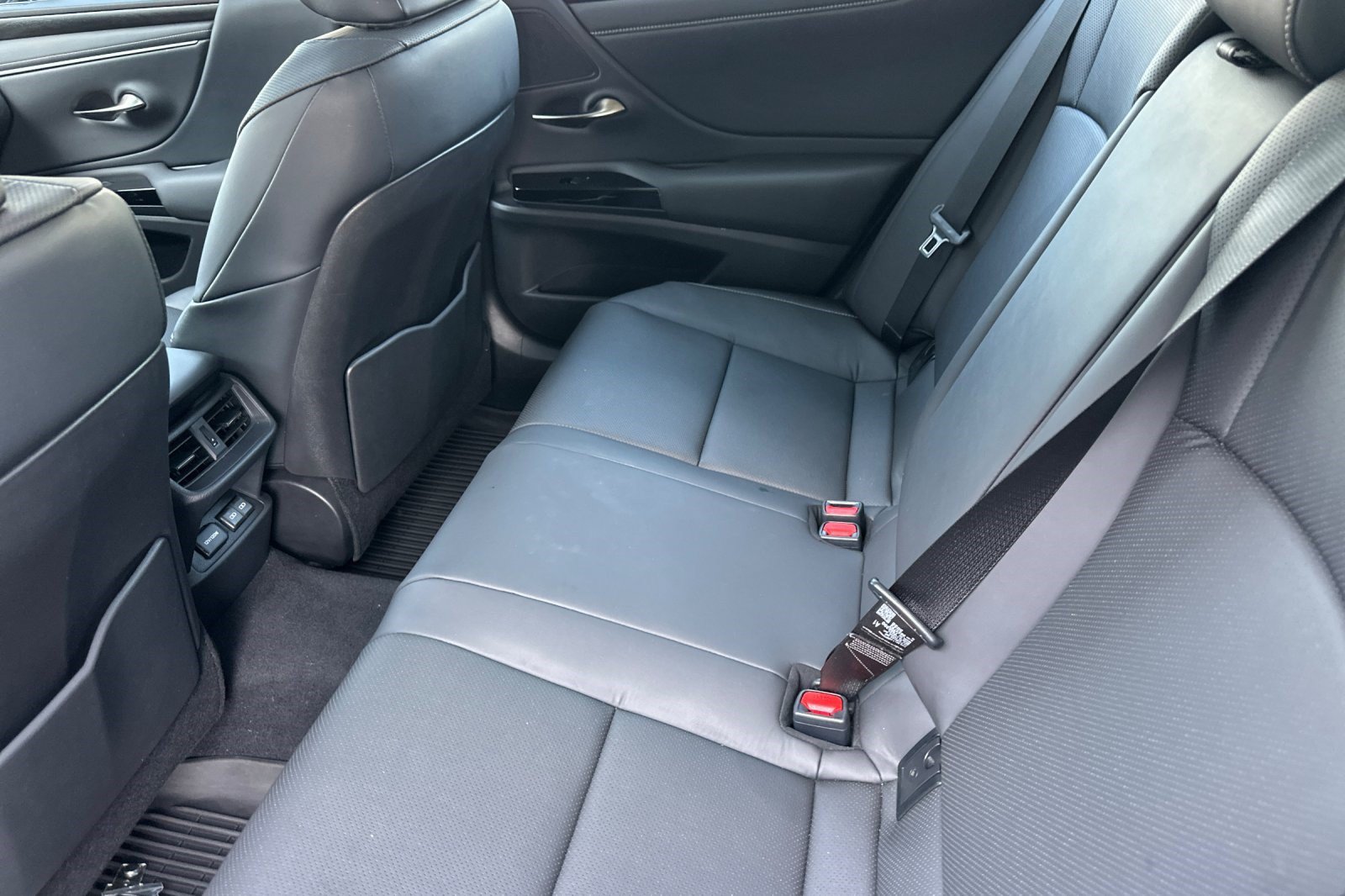 Certified 2025 Lexus ES 300h w/ Premium Package FWD image 25