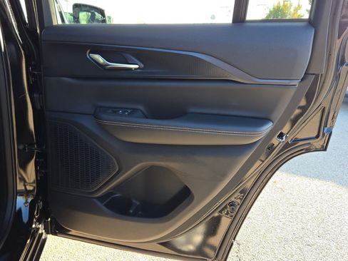 New 2025 Jeep Grand Cherokee Laredo X image 13