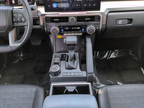 Certified 2026 Toyota 4Runner TRD Off-Road Premium AWD/4WD image 18