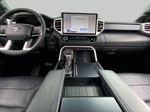 Used 2025 Toyota Sequoia Platinum AWD/4WD image 15