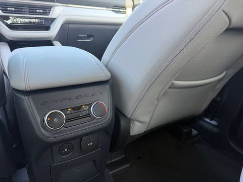 New 2026 Ford Explorer Active w/ Active Comfort Package RWD image 18