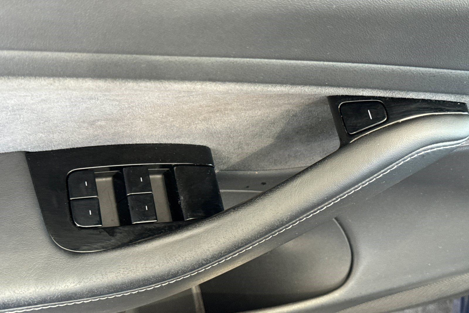 Used 2018 Tesla Model 3 Long Range RWD image 13