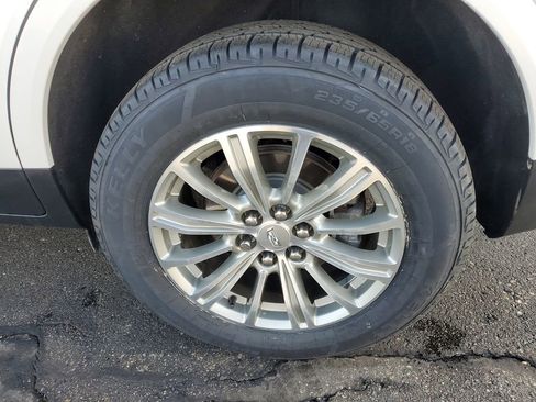 Used 2019 Cadillac XT5 Luxury image 34