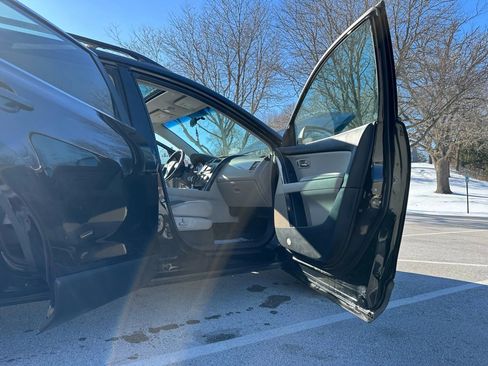 Used 2011 MAZDA CX-9 Touring w/ Moonroof & Bose Audio Pkg image 12