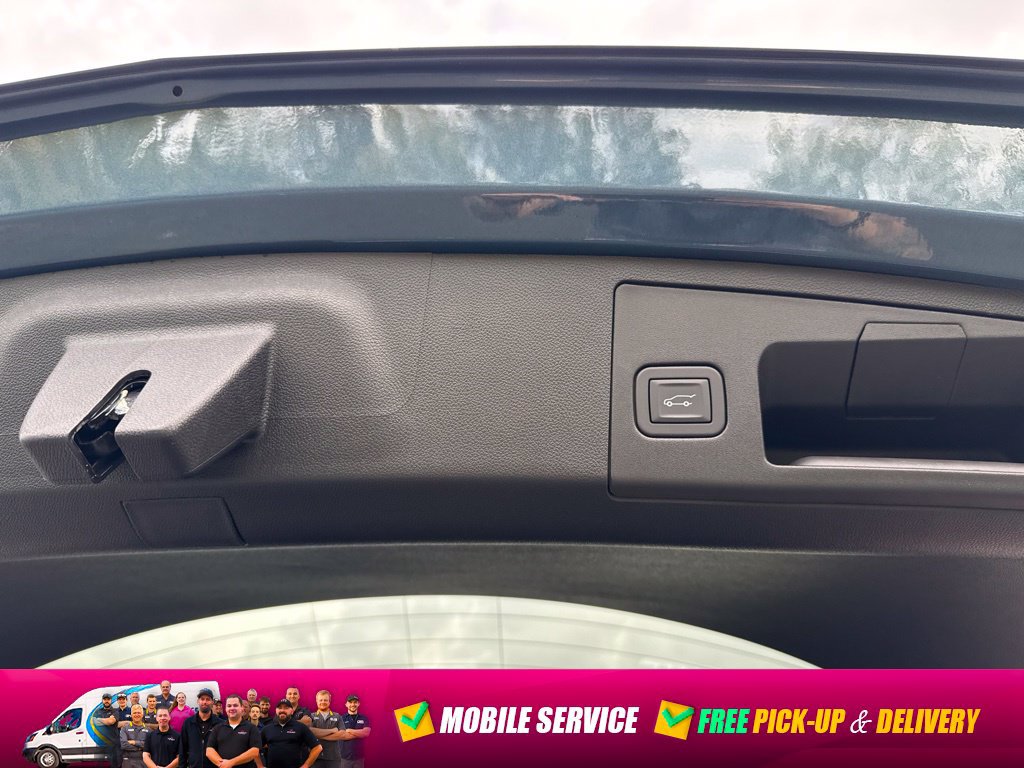 Used 2025 Cadillac XT4 Premium Luxury AWD/4WD image 21