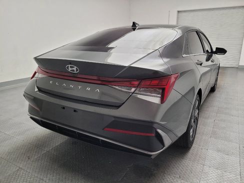 Used 2025 Hyundai Elantra SEL FWD image 7