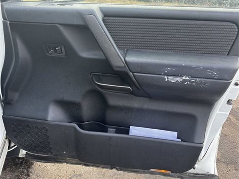 Used 2013 Nissan Titan SV image 13