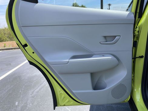 Used 2024 Hyundai Kona SEL FWD image 11