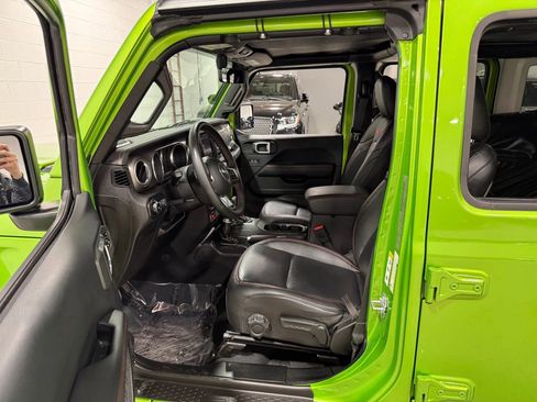 Used 2018 Jeep Wrangler Unlimited Rubicon w/ Dual Top Group image 14