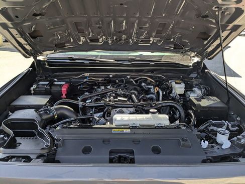 Used 2025 Toyota Tacoma TRD Off-Road image 27