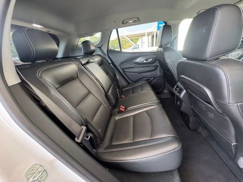 Used 2023 GMC Terrain SLT image 24