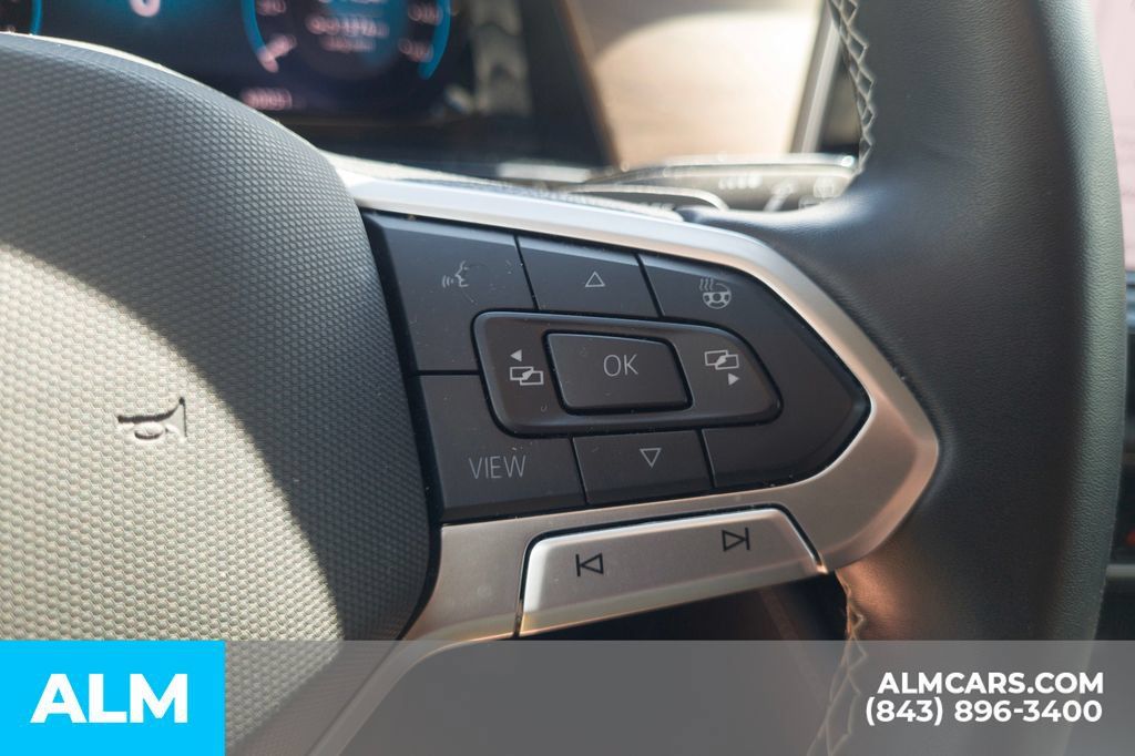 Used 2025 Volkswagen Atlas SE FWD image 9