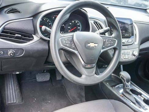 Used 2024 Chevrolet Malibu LT image 8