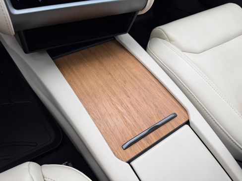 Used 2020 Tesla Model S Long Range Plus image 26