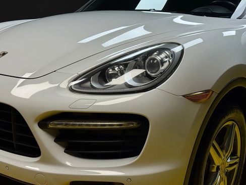 Used 2014 Porsche Cayenne AWD/4WD image 7