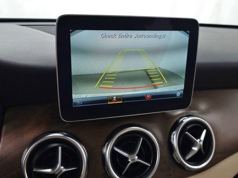 Used 2019 Mercedes-Benz GLA 250 4MATIC image 26