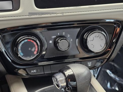 Used 2016 Honda HR-V LX image 9