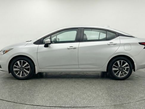 Used 2025 Nissan Versa SV FWD image 3