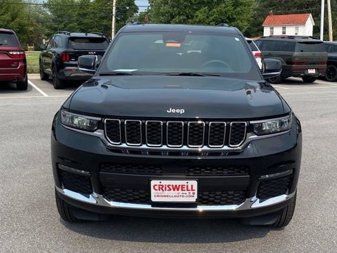 Used 2025 Jeep Grand Cherokee L Limited w/ Trailer Tow Package AWD/4WD image 7
