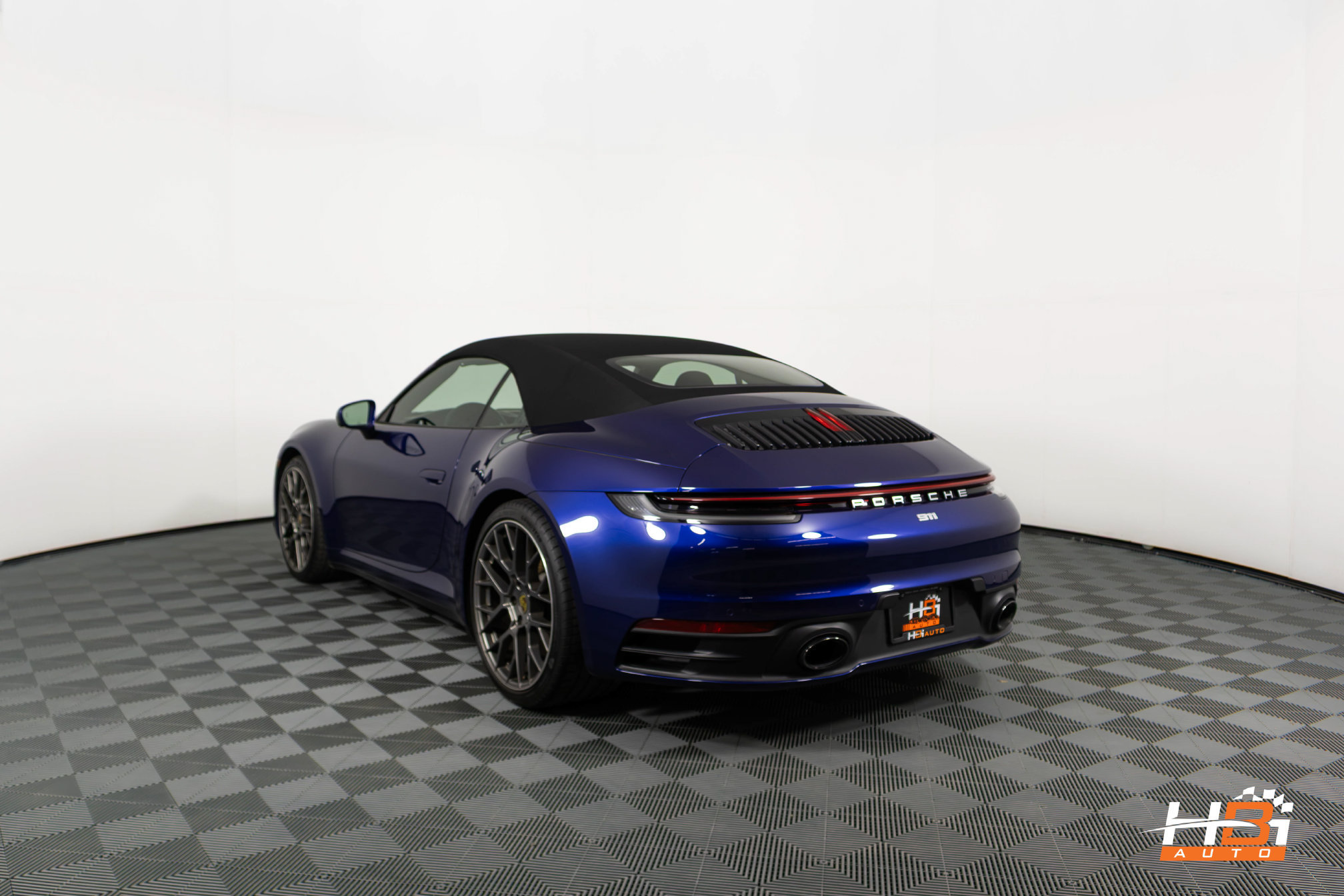 Used 2020 Porsche 911 Carrera RWD image 7