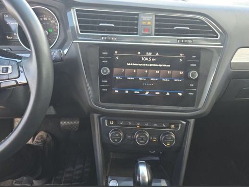 Used 2021 Volkswagen Tiguan SE image 26