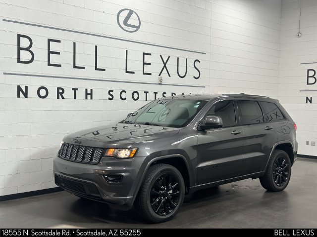 Used 2019 Jeep Grand Cherokee Altitude AWD/4WD image 9