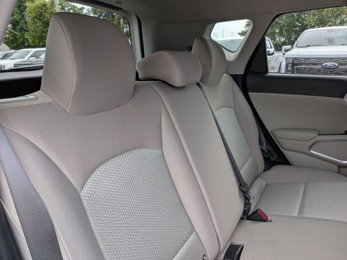 Used 2025 Kia Soul LX w/ LX Technology Package FWD image 32