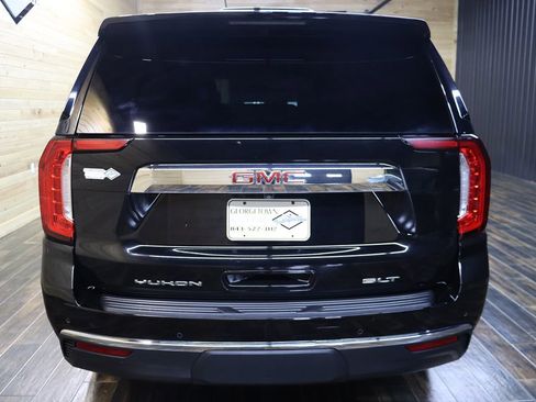Used 2021 GMC Yukon SLT w/ SLT Premium Package image 4