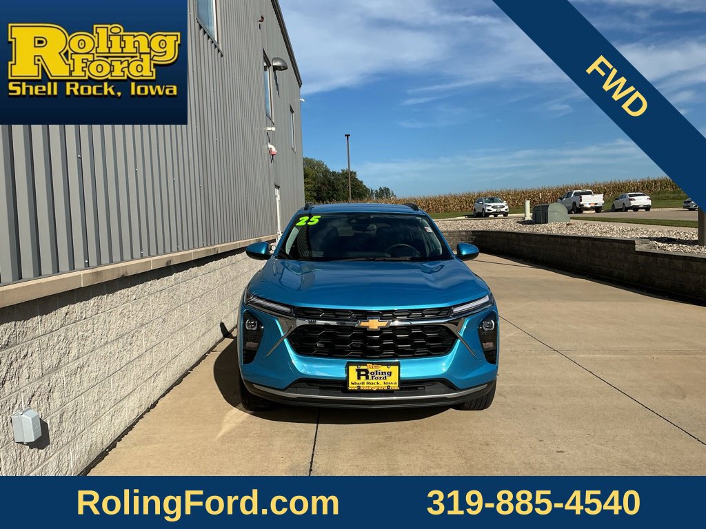 Used 2025 Chevrolet Trax LT w/ Driver Confidence Package FWD image 4