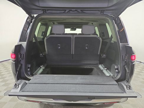 Used 2023 Rivian R1S Adventure AWD/4WD image 15