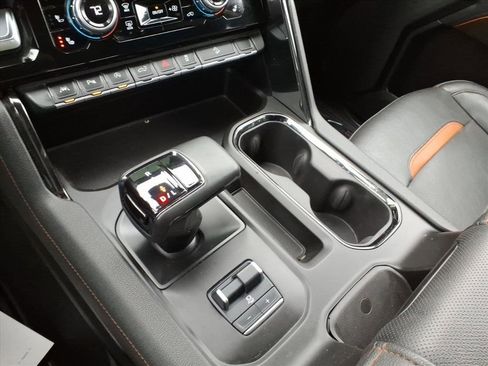 Used 2023 GMC Sierra 1500 AT4 w/ AT4 Premium Package image 27