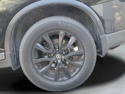 Used 2018 Nissan Rogue SV FWD image 12