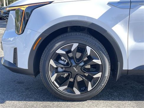 Used 2025 Kia Sorento EX image 45