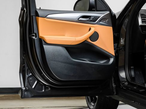 Used 2025 BMW X4 xDrive30i image 46