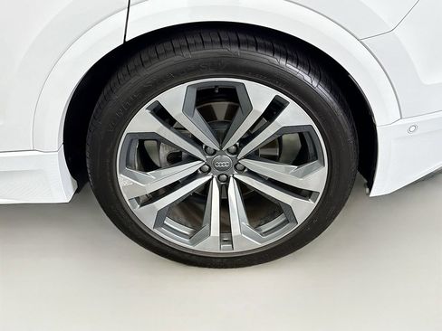 Used 2019 Audi Q8 Prestige w/ Luxury Package image 30