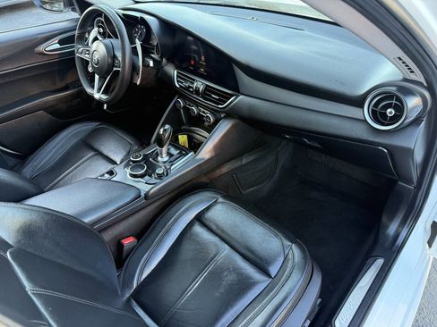 Used 2019 Alfa Romeo Giulia w/ Quick Order Package 22K Sport RWD image 23