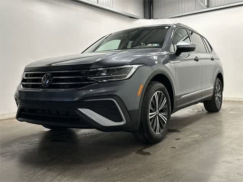 Certified 2024 Volkswagen Tiguan SE image 29