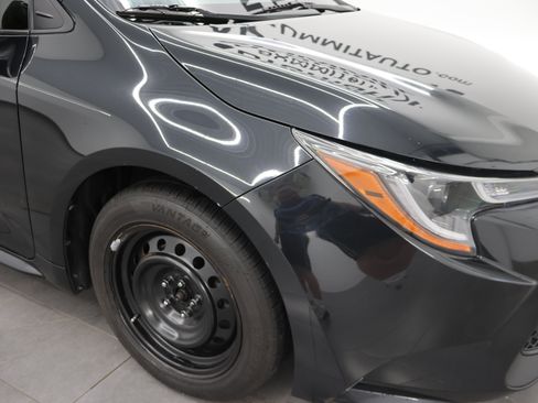 Used 2021 Toyota Corolla LE FWD image 21