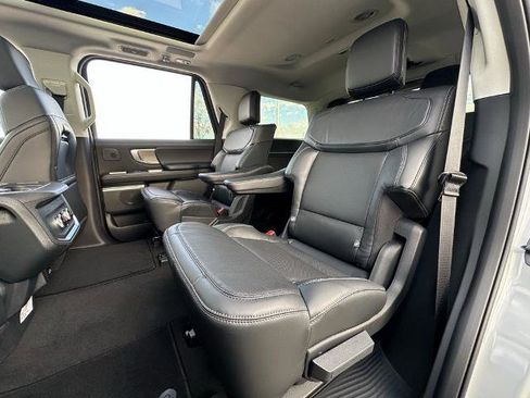 New 2025 Ford Expedition Platinum w/ Driver's Package image 29