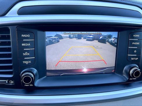 Used 2019 Kia Sorento FWD image 26