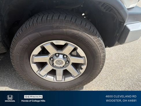 Used 2014 Toyota FJ Cruiser 4WD w/ Upgrade Package image 4
