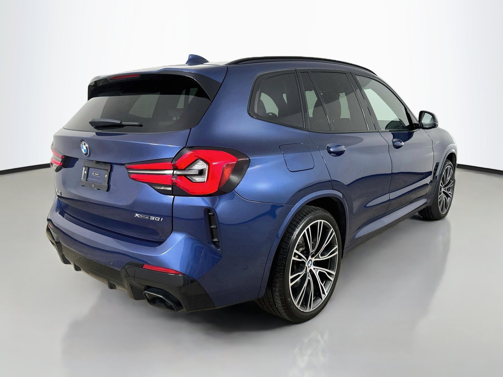 Used 2023 BMW X3 xDrive30i w/ M Sport Package AWD/4WD image 5