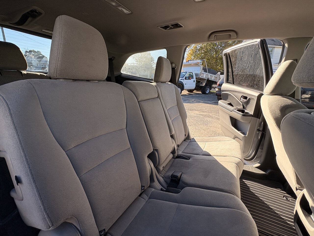 Used 2019 Honda Pilot LX image 19